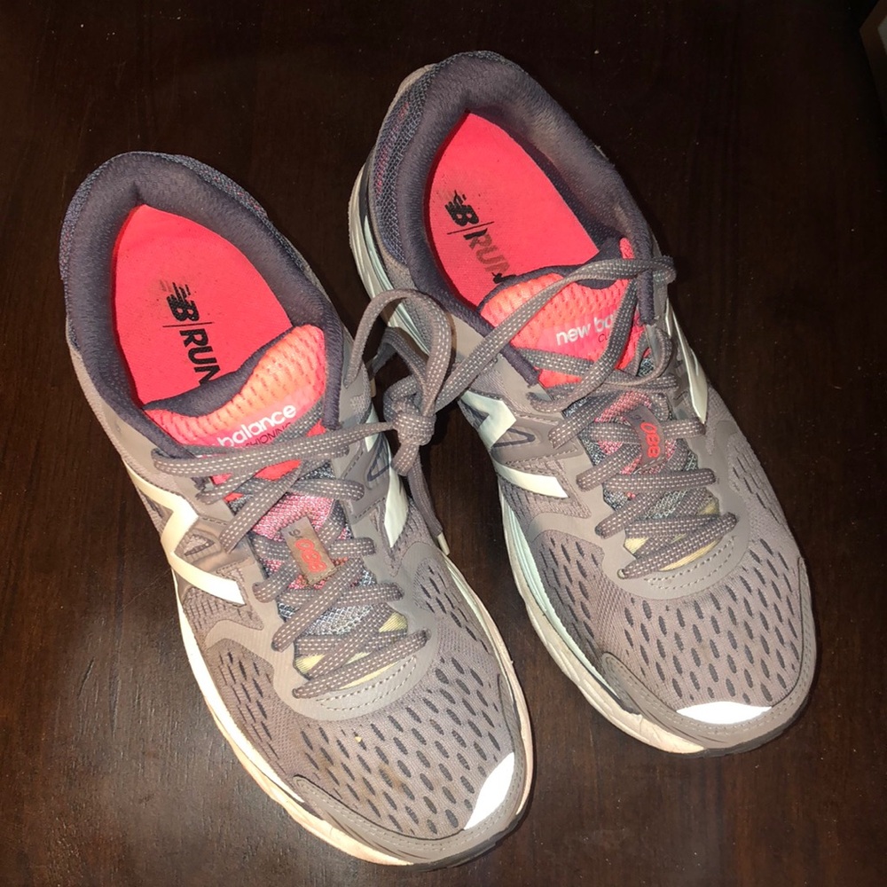 🌲New Balance Gray Running Shoes